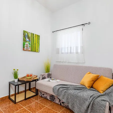 Suzana 2220